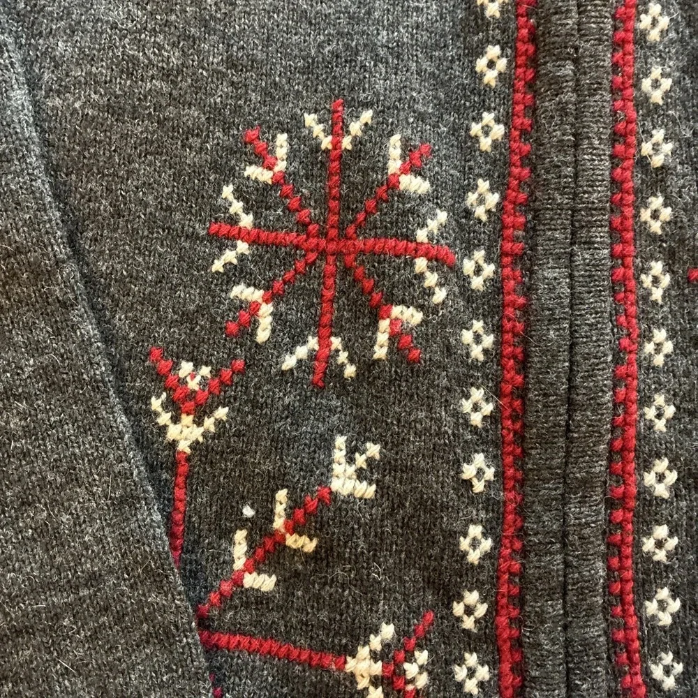 Field Gear  100% Lambs Wool Snowflake Sweater Size Large Women's